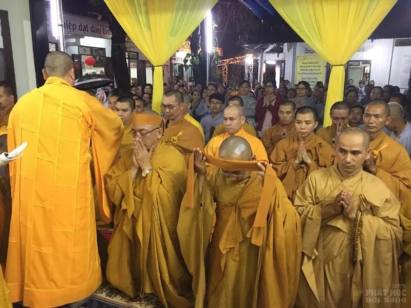 Lễ nhập kim quan nhục thân HT Thích Trí Viên Lễ nhập kim quan nhục thân HT Thích Trí Viên image-1731938660615
