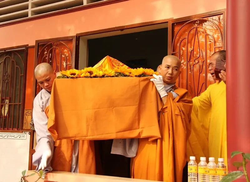 Lễ nhập kim quan Ni trưởng Thích Nữ Như Niệm image-1732291089719
