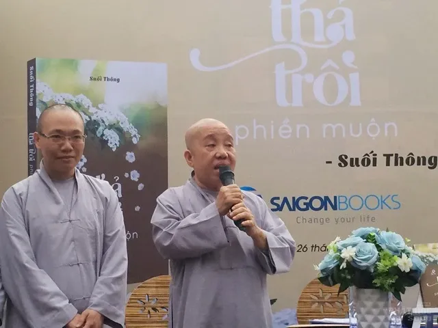 Lễ ra mắt sách: “Thả trôi phiền muộn” 8 Lễ ra mắt sách: “Thả trôi phiền muộn” image-1732289553207