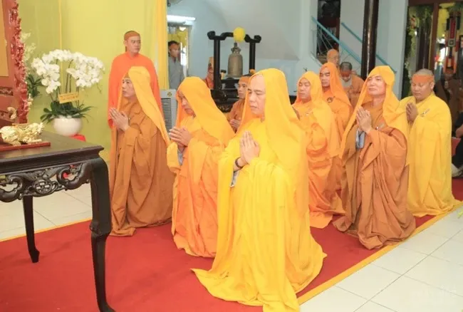 Lễ thỉnh giác linh HT Thích Trí Tâm tham Phật - Yết Tổ image-1732287451436