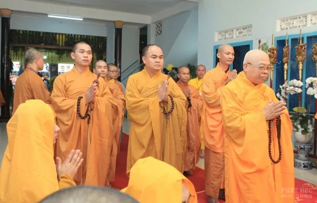 Lễ thỉnh giác linh HT Thích Trí Tâm tham Phật - Yết Tổ image-1732287457896