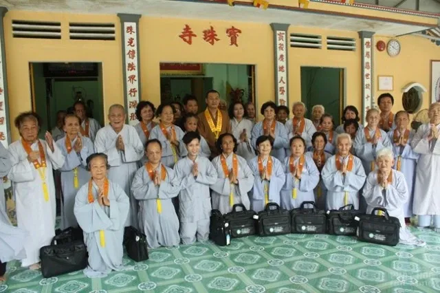 Lễ tổng kết khóa tu niệm Phật cuối năm tại chùa Bửu Châu image-1731725876293