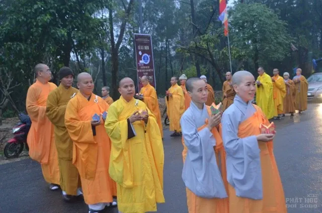 Lễ tưởng niệm chư tôn đức lãnh đạo tiền bối Học viện PGVN tại Huế image-1731942350413