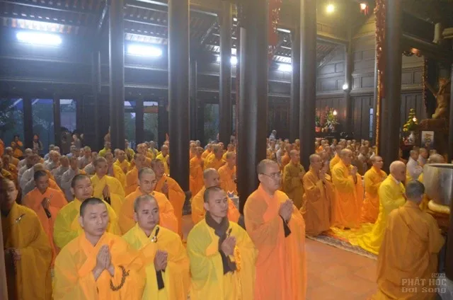 Lễ tưởng niệm chư tôn đức lãnh đạo tiền bối Học viện PGVN tại Huế image-1731942359217