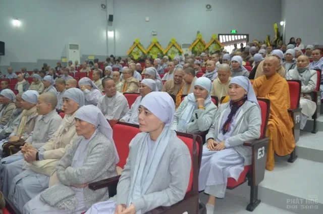 Lễ tưởng niệm chư tôn đức lãnh đạo tiền bối Học viện PGVN tại Huế 29 Lễ tưởng niệm chư tôn đức lãnh đạo tiền bối Học viện PGVN tại Huế image-1731942365262