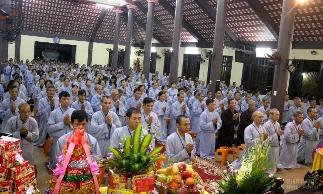 Tôn tượng cố Đại lão Cố Đại lão HT Ngộ Chân Tử được tạc bằng gỗ quý. Ảnh: Chu Lan Anh Lễ tưởng niệm lần thứ 28 Cố HT Ngộ Chân Tử tại Chùa Hòa Phúc image-1731933191712