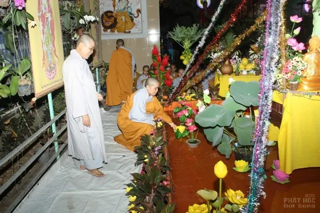 Lễ vía Phật A Di Đà tại Ni viện Phước Long 11 Lễ vía Phật A Di Đà tại Ni viện Phước Long image-1731725811306