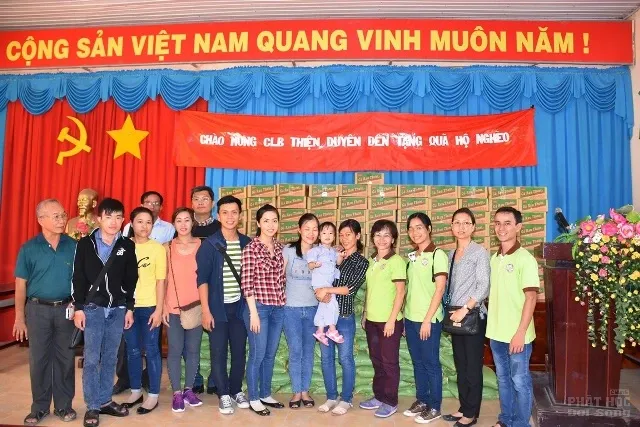 Long An: CLB Thiện Duyên trao 100 phần quà cho người neo đơn 5 Long An: CLB Thiện Duyên trao 100 phần quà cho người neo đơn image-1731727271203