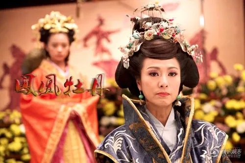 Mễ Tuyết nữ diễn viên Hồng Kông lễ Phật tại Thái Lan Mễ Tuyết nữ diễn viên Hồng Kông lễ Phật tại Thái Lan image-1732291488033