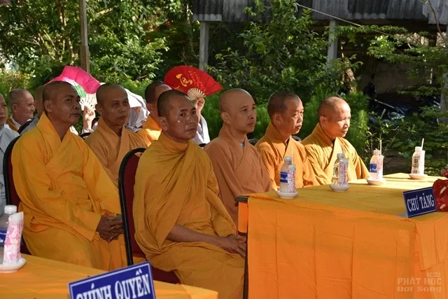 Mõ Cày Nam: Bổ nhiệm Ban quản trị chùa Phước Quang image-1731937225312