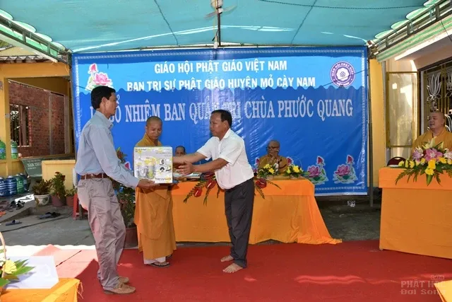 Mõ Cày Nam: Bổ nhiệm Ban quản trị chùa Phước Quang image-1731937233498