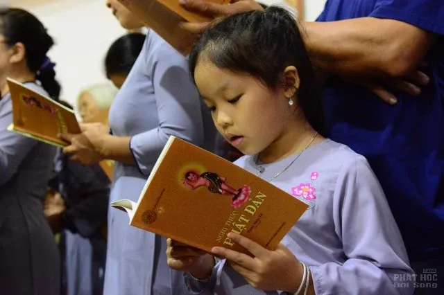 Mừng hội Vesak về chùa tắm Phật quy y 3 Mừng hội Vesak về chùa tắm Phật quy y image-1731747078600