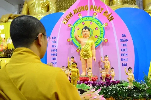 Mừng hội Vesak về chùa tắm Phật quy y 23 Mừng hội Vesak về chùa tắm Phật quy y image-1731747088875