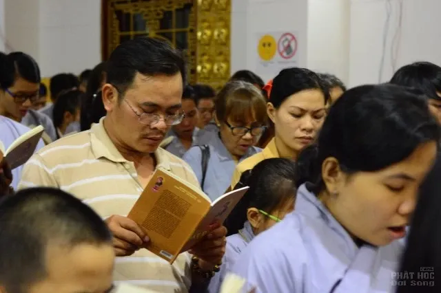 Mừng hội Vesak về chùa tắm Phật quy y 25 Mừng hội Vesak về chùa tắm Phật quy y image-1731747089904