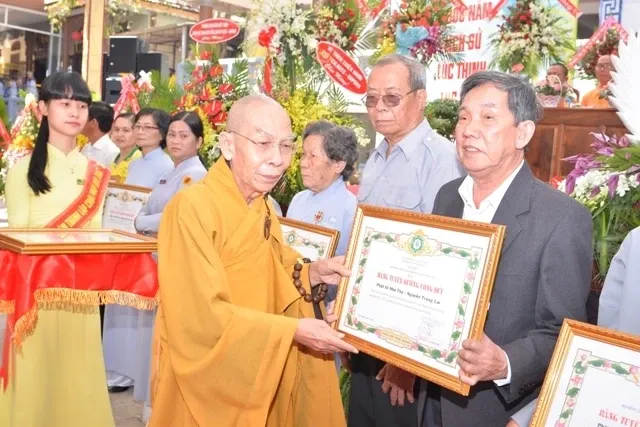 Mừng kỷ niệm 60 năm thành lập Chùa Pháp Hoa - Đăk Nông image-1731940728815