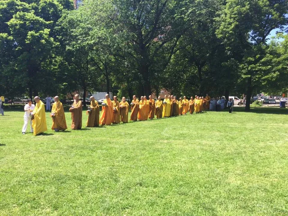 Mỹ: Hình ảnh khất thực hiếm có tại Tp Chicago image-1731747978458