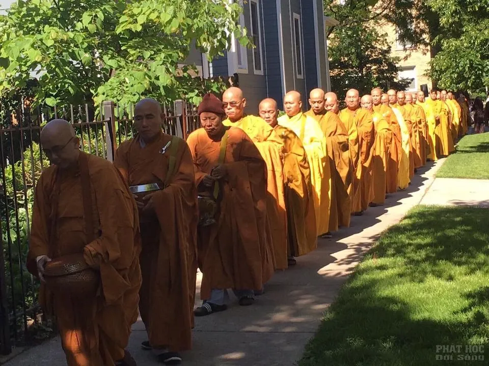 Mỹ: Hình ảnh khất thực hiếm có tại Tp Chicago image-1731747979349