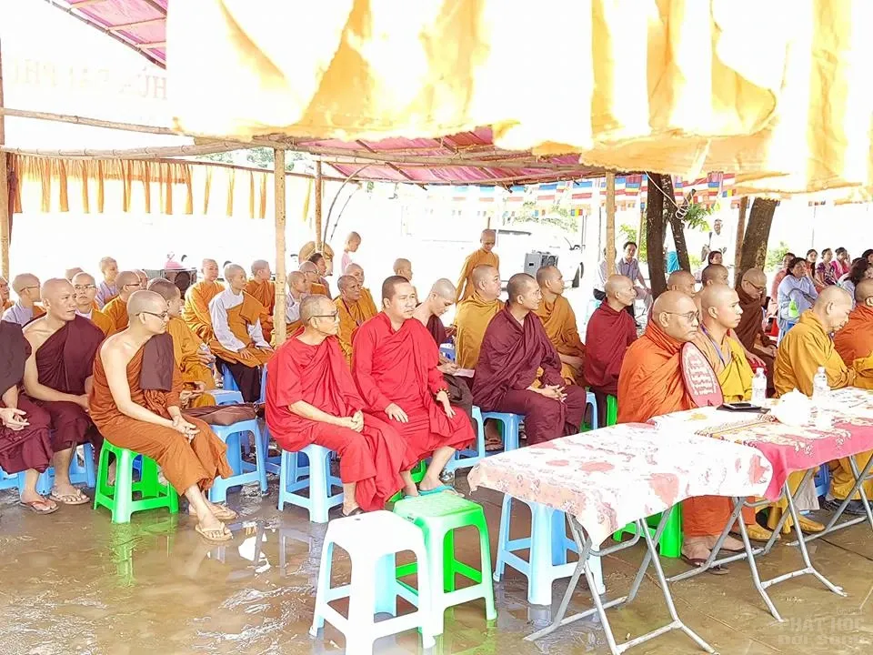 Myanmar: Lễ dâng y, nhập hạ đầu tiên chùa Đại Phước xứ chùa Vàng image-1732291495455