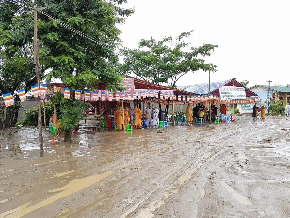 Myanmar: Lễ dâng y, nhập hạ đầu tiên chùa Đại Phước xứ chùa Vàng image-1732291503543