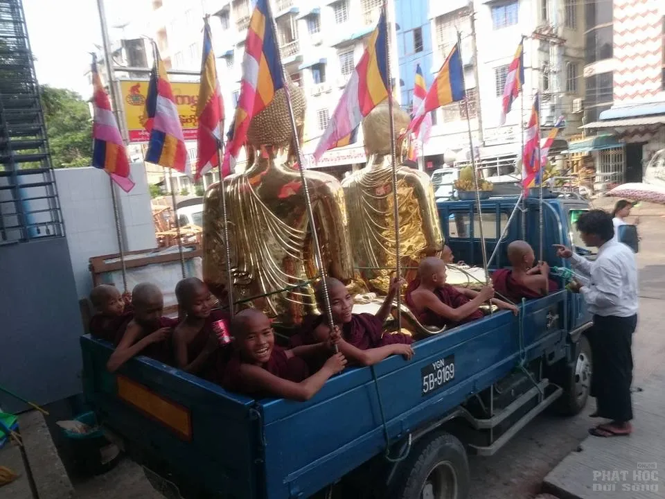 Myanmar: Lễ thỉnh tôn tượng Phật về Chùa Đại Phước image-1731727031832