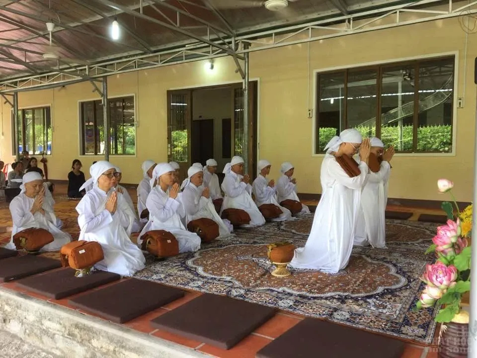 Nét đẹp của 14 nữ tu xuống tóc theo Phật 3 Nét đẹp của 14 nữ tu xuống tóc theo Phật image-1731940313695