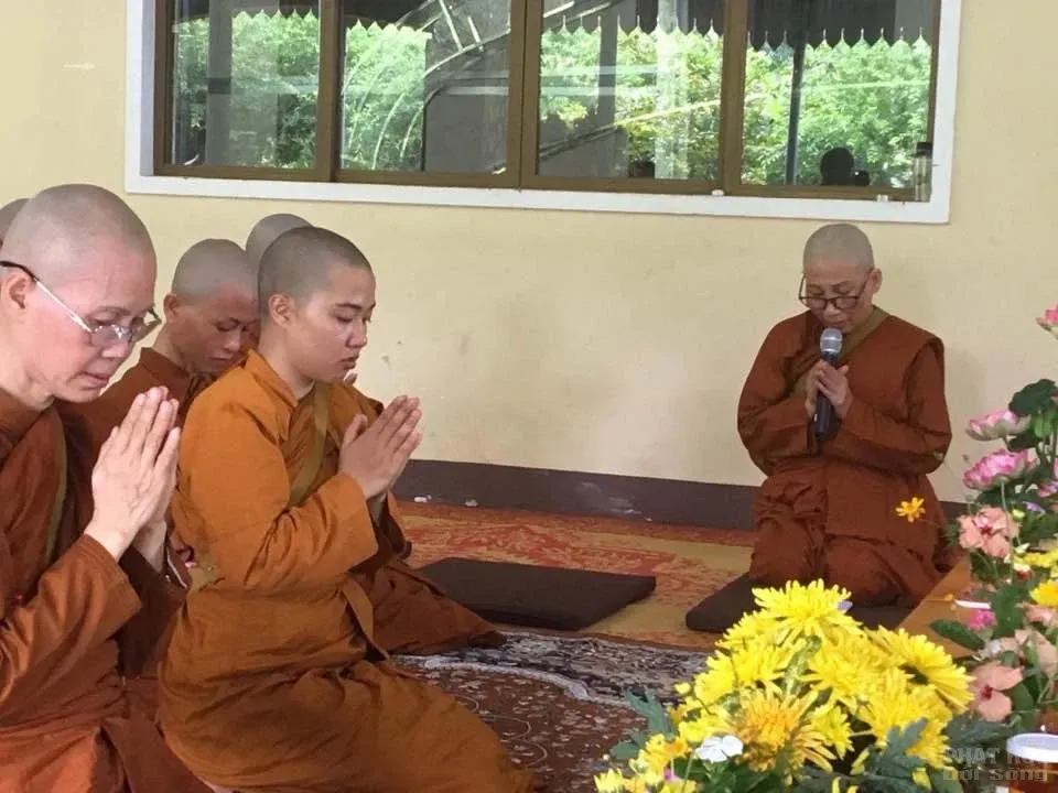 Nét đẹp của 14 nữ tu xuống tóc theo Phật 15 Nét đẹp của 14 nữ tu xuống tóc theo Phật image-1731940330572