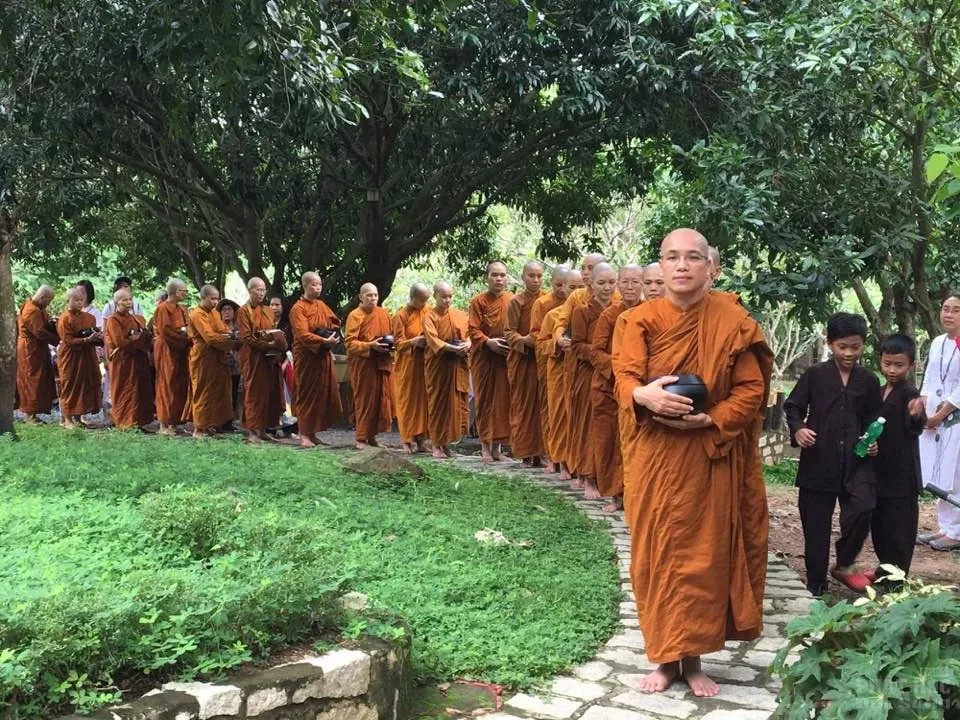 Nét đẹp của 14 nữ tu xuống tóc theo Phật 16 Nét đẹp của 14 nữ tu xuống tóc theo Phật image-1731940331529