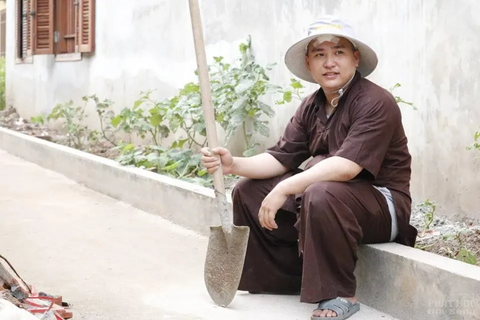 Nét đẹp giờ chấp tác của Tăng Ni sinh Trường TCPH Hà Nội image-1731921037156