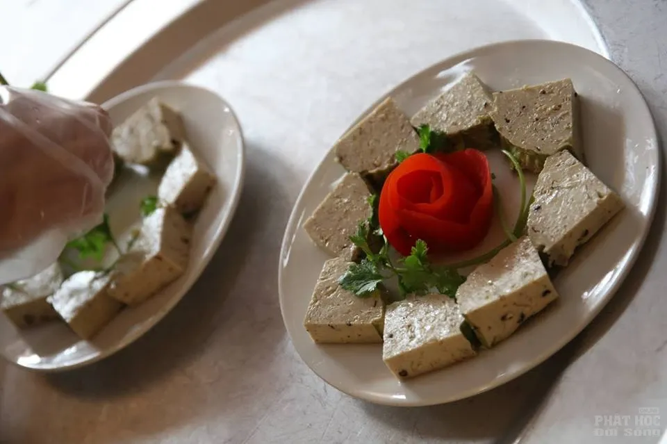 Nét đẹp giờ chấp tác của Tăng Ni sinh Trường TCPH Hà Nội image-1731921038805