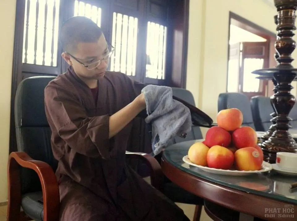 Nét đẹp giờ chấp tác của Tăng Ni sinh Trường TCPH Hà Nội image-1731921042260