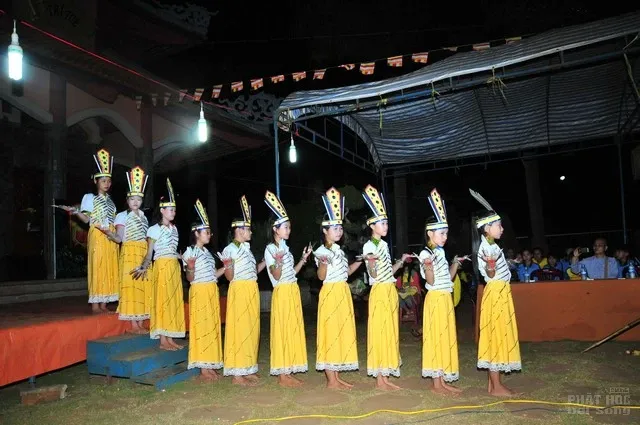Ngày thứ 4: khóa tu mùa hè 2016 'Phật giáo với tuổi trẻ dân tộc' 11 Ngày thứ 4: khóa tu mùa hè 2016 'Phật giáo với tuổi trẻ dân tộc' image-1731747629036