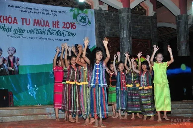 Ngày thứ 4: khóa tu mùa hè 2016 'Phật giáo với tuổi trẻ dân tộc' 13 Ngày thứ 4: khóa tu mùa hè 2016 'Phật giáo với tuổi trẻ dân tộc' image-1731747630159