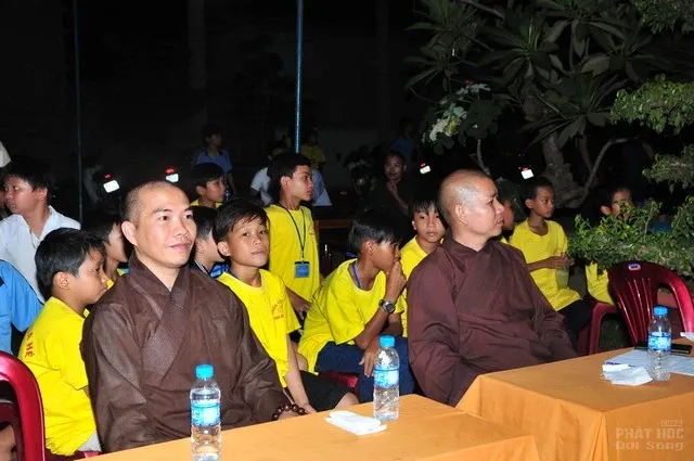 Ngày thứ 4: khóa tu mùa hè 2016 'Phật giáo với tuổi trẻ dân tộc' 14 Ngày thứ 4: khóa tu mùa hè 2016 'Phật giáo với tuổi trẻ dân tộc' image-1731747630750