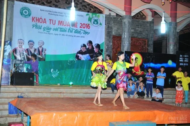 Ngày thứ 4: khóa tu mùa hè 2016 'Phật giáo với tuổi trẻ dân tộc' 16 Ngày thứ 4: khóa tu mùa hè 2016 'Phật giáo với tuổi trẻ dân tộc' image-1731747631905