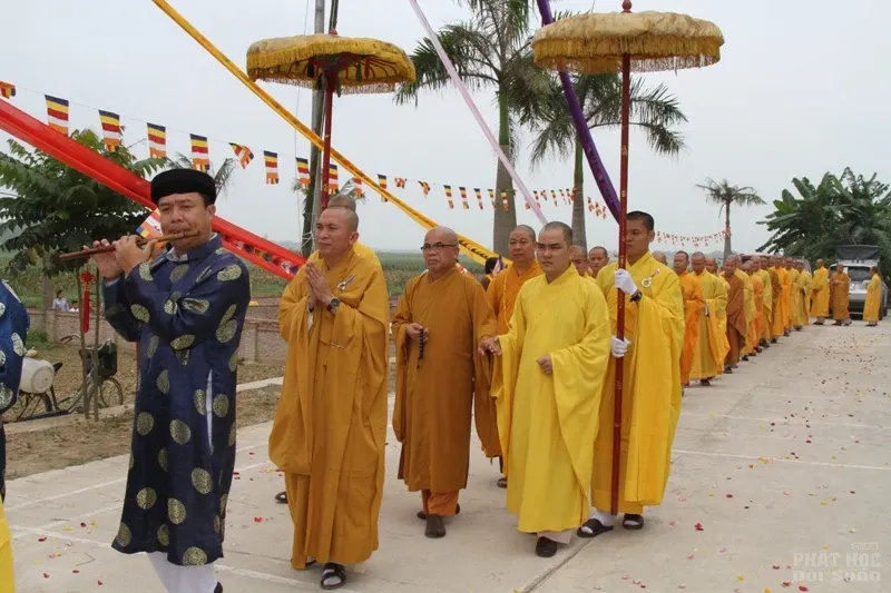 Nghệ An: Lễ bổ nhiệm ĐĐ. Thích Quảng Hội trụ trì chùa Long Hoa 6 Nghệ An: Lễ bổ nhiệm ĐĐ. Thích Quảng Hội trụ trì chùa Long Hoa image-1731942176678