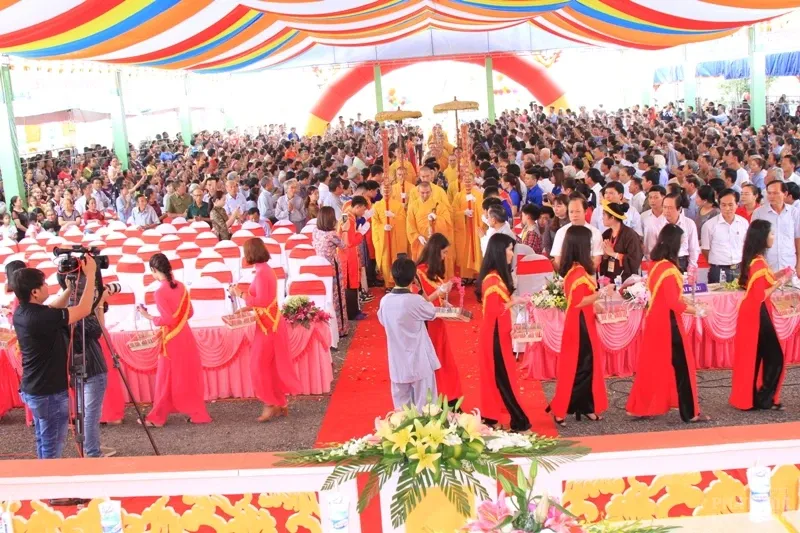 Nghệ An: Lễ bổ nhiệm ĐĐ. Thích Quảng Hội trụ trì chùa Long Hoa 10 Nghệ An: Lễ bổ nhiệm ĐĐ. Thích Quảng Hội trụ trì chùa Long Hoa image-1731942180637