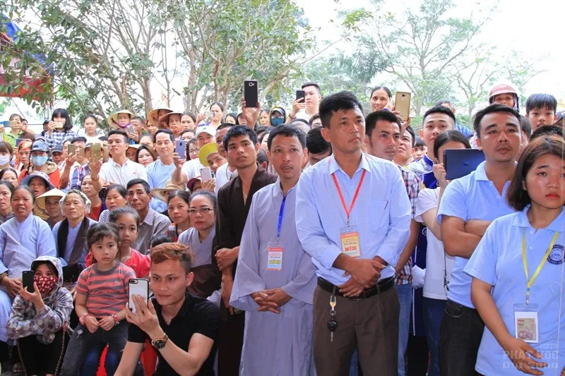 Nghệ An: Lễ bổ nhiệm ĐĐ. Thích Quảng Hội trụ trì chùa Long Hoa image-1731942195570