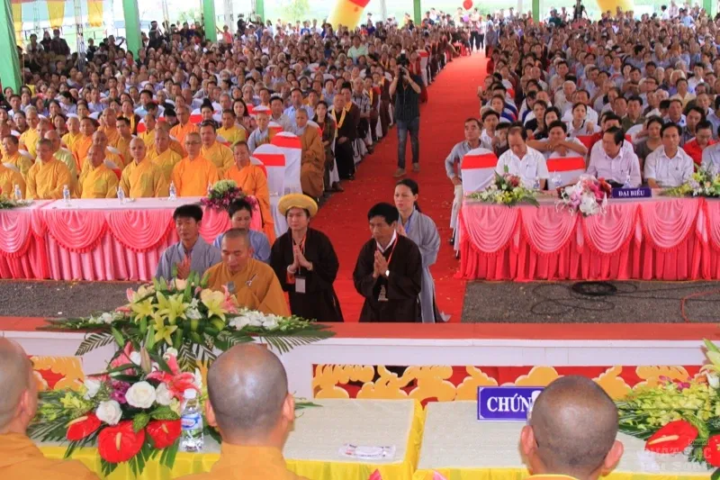 Nghệ An: Lễ bổ nhiệm ĐĐ. Thích Quảng Hội trụ trì chùa Long Hoa 37 Nghệ An: Lễ bổ nhiệm ĐĐ. Thích Quảng Hội trụ trì chùa Long Hoa image-1731942205065