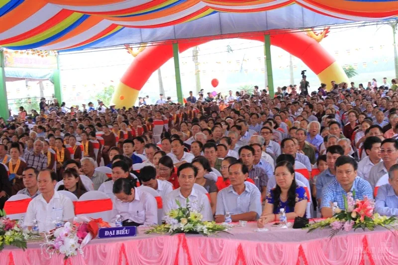 Nghệ An: Lễ bổ nhiệm ĐĐ. Thích Quảng Hội trụ trì chùa Long Hoa 39 Nghệ An: Lễ bổ nhiệm ĐĐ. Thích Quảng Hội trụ trì chùa Long Hoa image-1731942207031