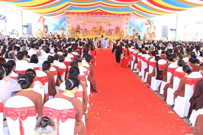 Nghệ An: Lễ bổ nhiệm ĐĐ. Thích Quảng Hội trụ trì chùa Long Hoa 41 Nghệ An: Lễ bổ nhiệm ĐĐ. Thích Quảng Hội trụ trì chùa Long Hoa image-1731942208872