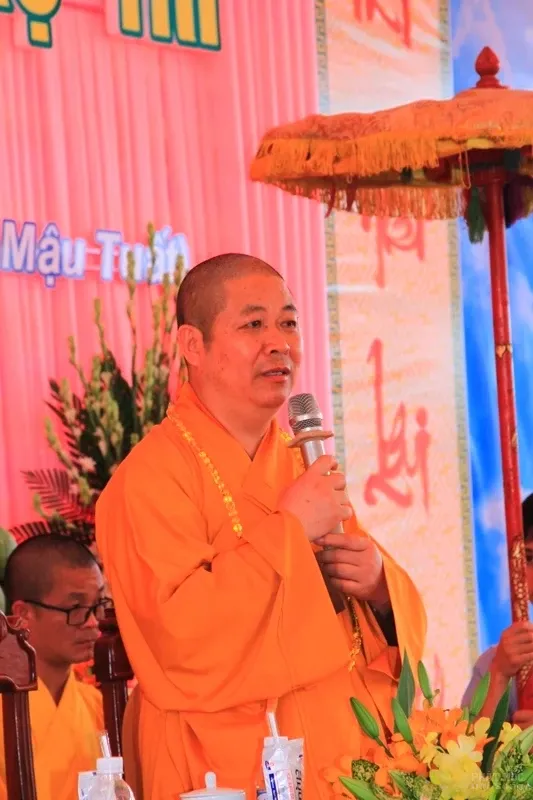 Nghệ An: Lễ bổ nhiệm ĐĐ. Thích Quảng Hội trụ trì chùa Long Hoa 55 Nghệ An: Lễ bổ nhiệm ĐĐ. Thích Quảng Hội trụ trì chùa Long Hoa image-1731942222063