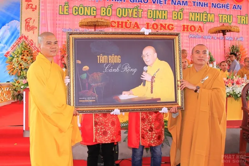 Nghệ An: Lễ bổ nhiệm ĐĐ. Thích Quảng Hội trụ trì chùa Long Hoa image-1731942226589