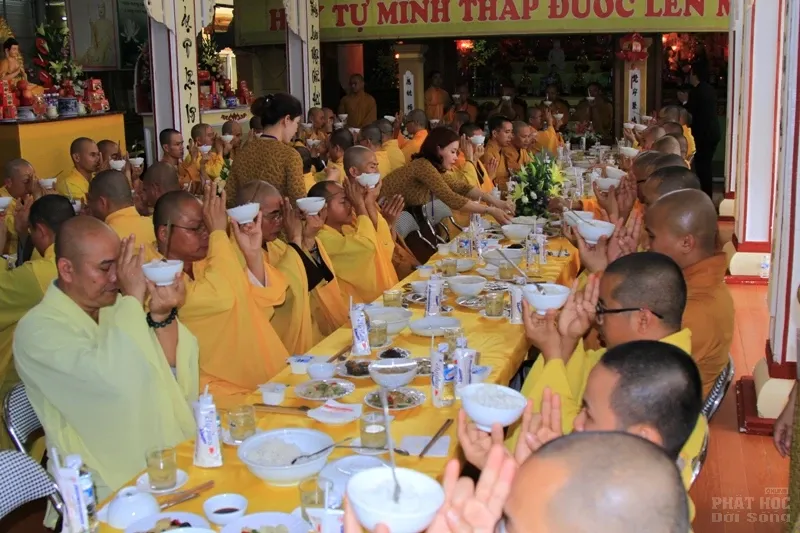 Nghệ An: Lễ bổ nhiệm ĐĐ. Thích Quảng Hội trụ trì chùa Long Hoa image-1731942232068