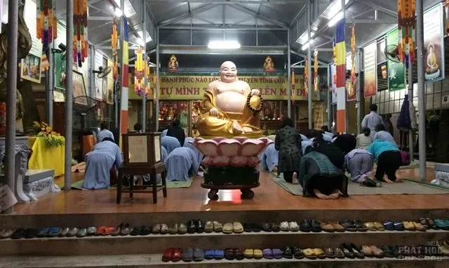 Nghệ An: Người dân đội mưa dự lễ lạc thành tôn tượng Tam Thánh chùa Long Hoa 4 Nghệ An: Người dân đội mưa dự lễ lạc thành tôn tượng Tam Thánh chùa Long Hoa image-1731933539714