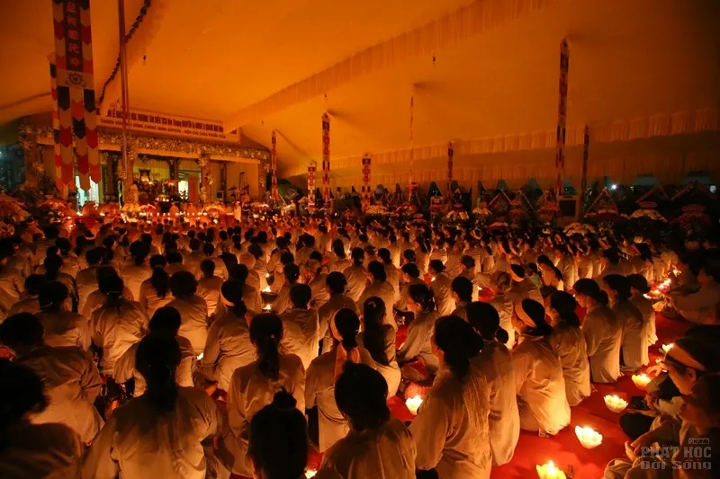 Nghe lời di huấn' của cố HT. Thích Quang Đạo tại đêm thắp nến tri ân image-1732292386595