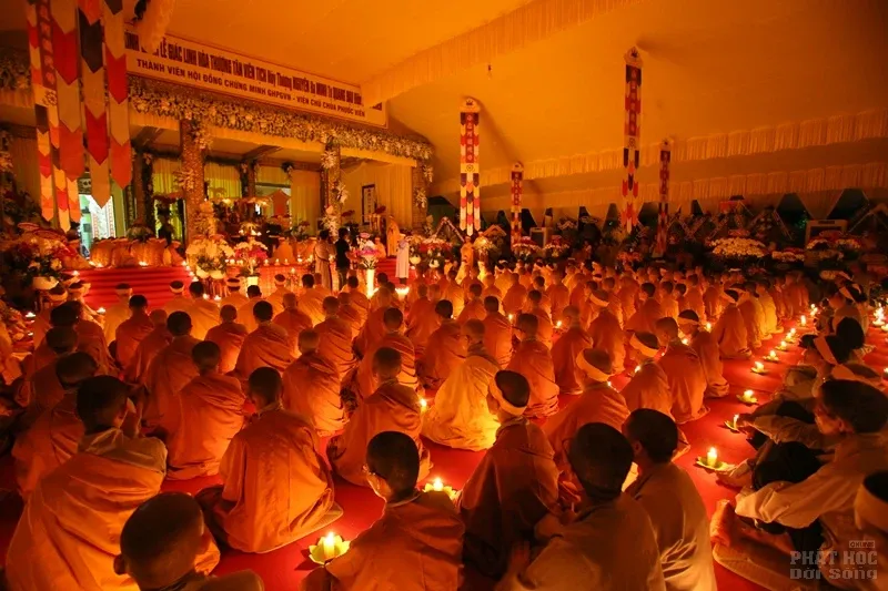 Nghe lời di huấn' của cố HT. Thích Quang Đạo tại đêm thắp nến tri ân image-1732292387737