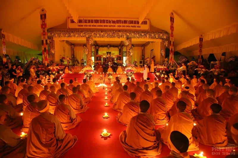 Nghe lời di huấn' của cố HT. Thích Quang Đạo tại đêm thắp nến tri ân image-1732292388814