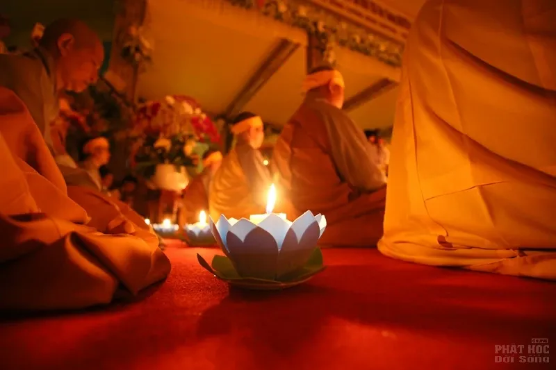 Nghe lời di huấn' của cố HT. Thích Quang Đạo tại đêm thắp nến tri ân image-1732292389957