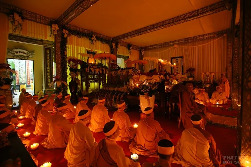 Nghe lời di huấn' của cố HT. Thích Quang Đạo tại đêm thắp nến tri ân image-1732292392154
