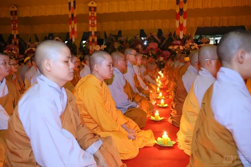 Nghe lời di huấn' của cố HT. Thích Quang Đạo tại đêm thắp nến tri ân image-1732292395315